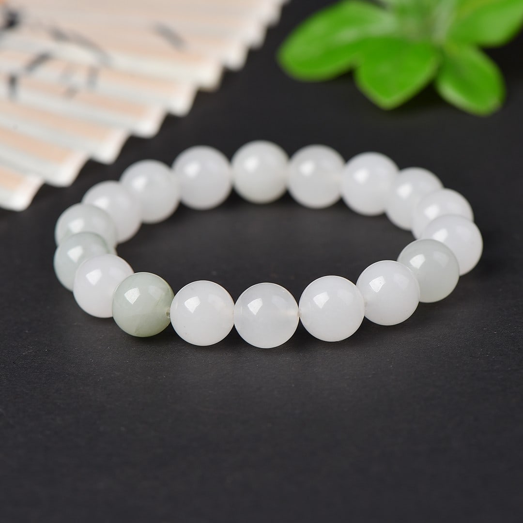 An Exquisite Jadeite Bracelets: An Exquisite Jadeite Bracelets,Size:0.4in 翡翠手串