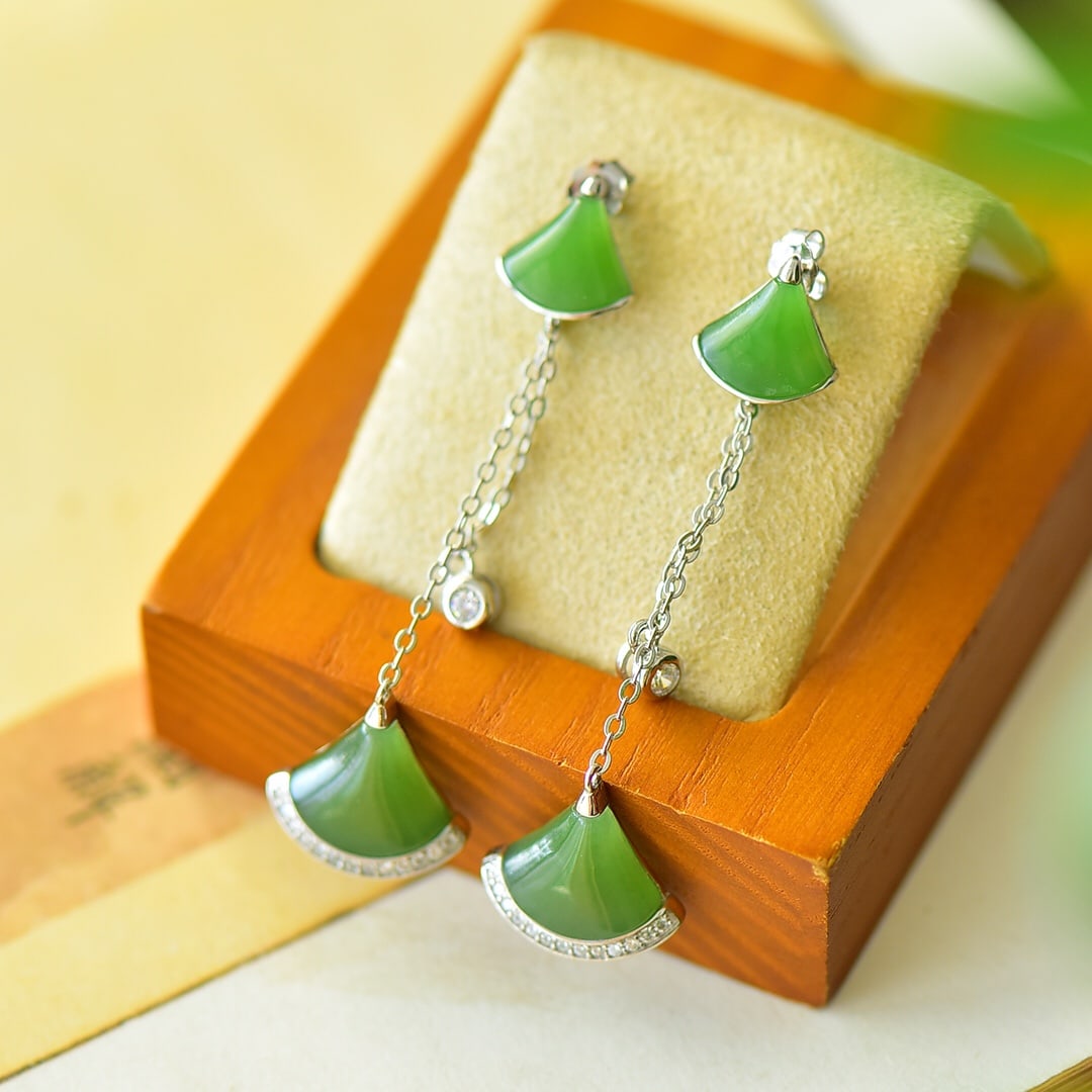 A Pair of Exquisite Sterling Silver Inlaid Jasper Earrings,Inlaid Diamond: A Pair of Exquisite Sterling Silver Inlaid Jasper Earrings,Inlaid Diamond,Size:0.6inx2.2in 一对纯银镶碧玉耳环,嵌钻石