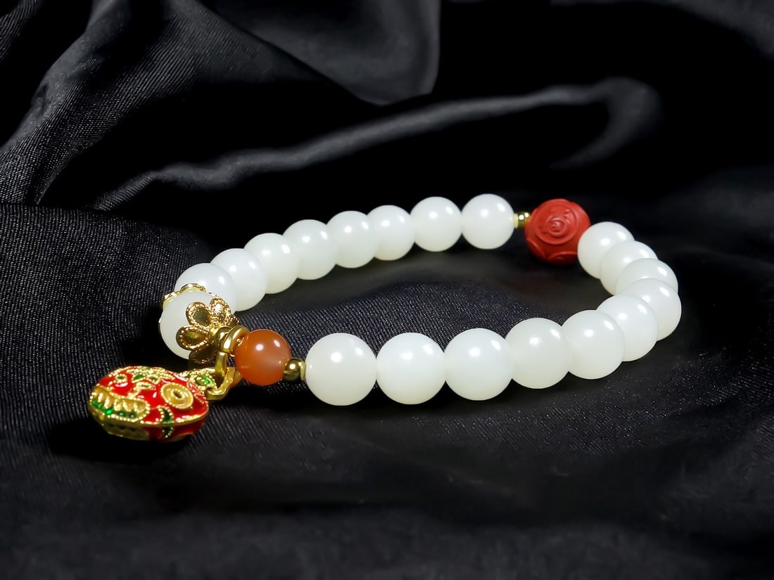 An Exquisite White Jade Bracelets - 2
