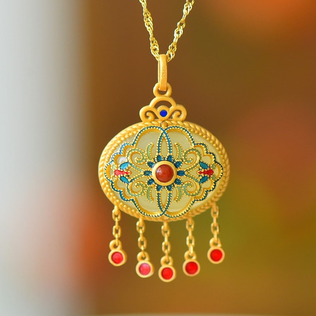 A Set of Fine Sterling Silver-Gold Plated Inlaid White Jade Jewelrys: A Set of Fine Sterling Silver-Gold Plated Inlaid White Jade Jewelrys 一套纯银镀金镶白玉首饰