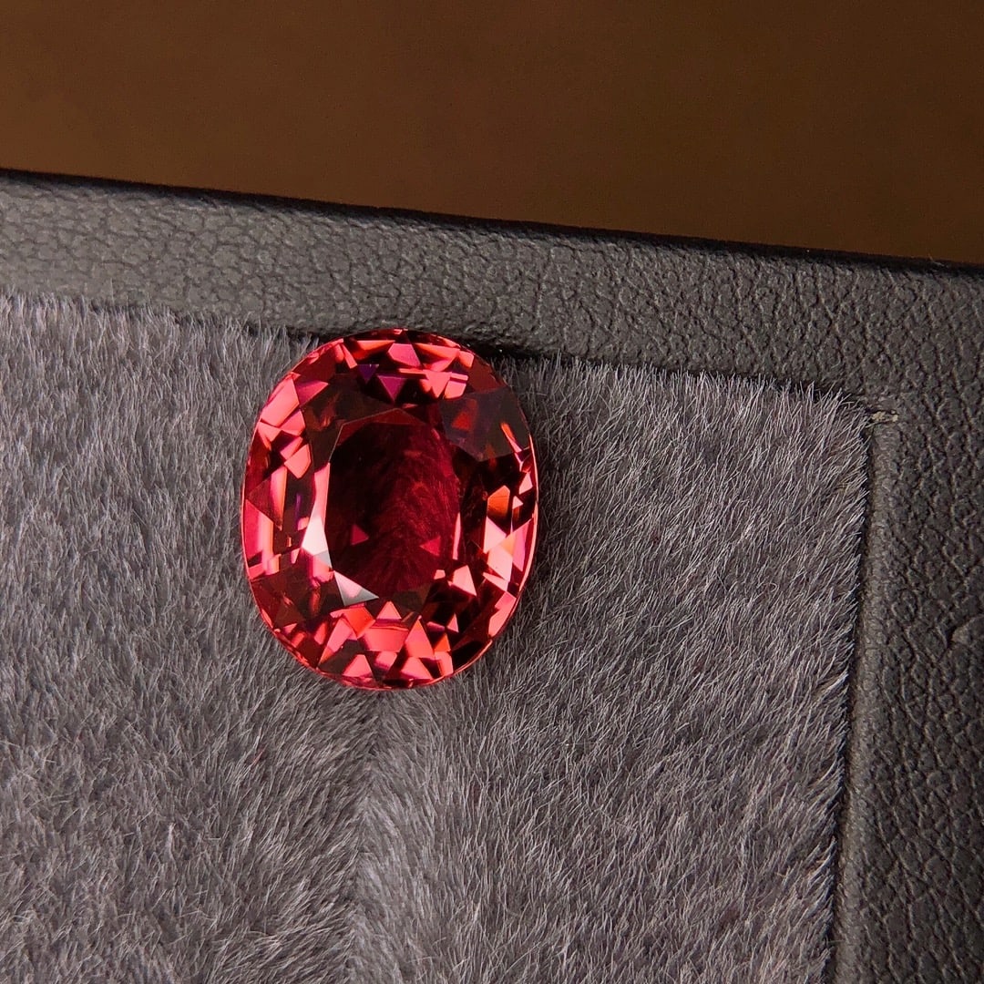 9.32Ctw Natural Tourmaline Loose: 9.32Ctw Natural Tourmaline Loose,Size:0.5inx0.4inx0.4in 9.32Ctw天然碧玺裸石