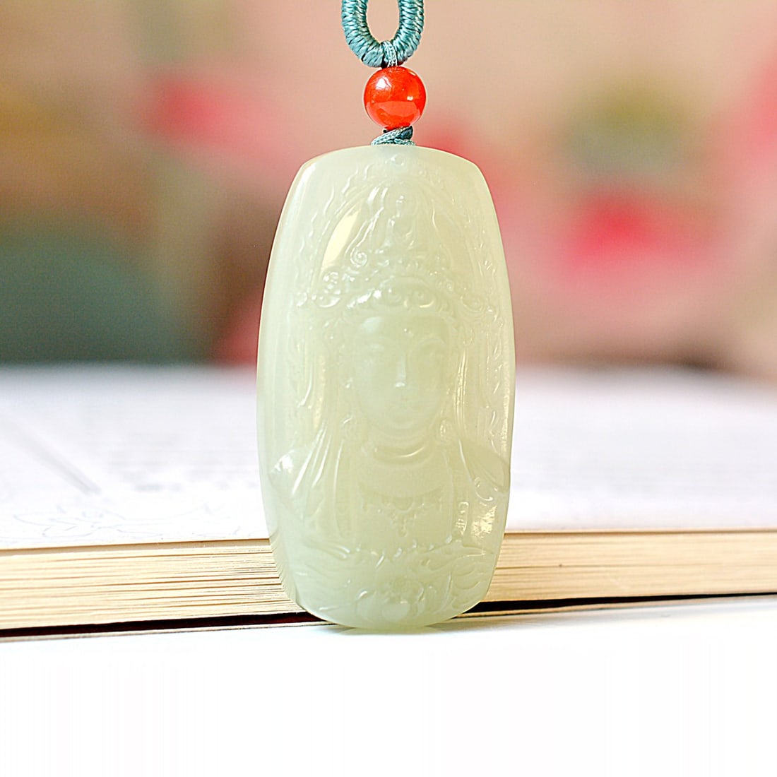 An Exquisite White Jade Statue of Avalokitesvara Pendant: An Exquisite White Jade Statue of Avalokitesvara Pendant,Size:0.8inx1.5in 白玉观音像挂件