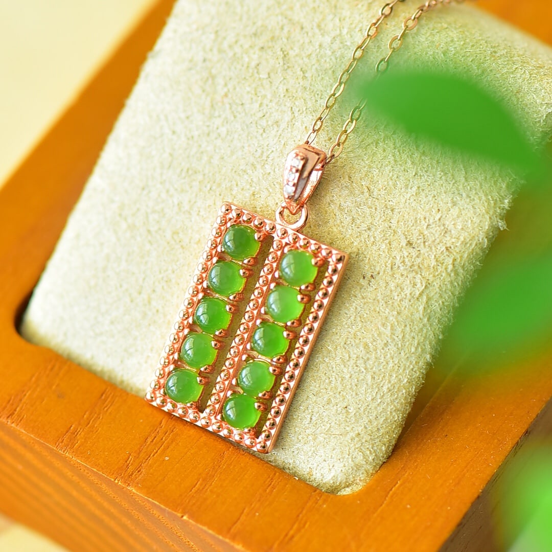 A Pair of Exquisite Sterling Silver-Gold Plated Inlaid Jasper Necklace,Inlaid Diamond: A Pair of Exquisite Sterling Silver-Gold Plated Inlaid Jasper Necklace,Inlaid Diamond,Size:0.5inx1in 纯银镀金镶碧玉项链,嵌钻石