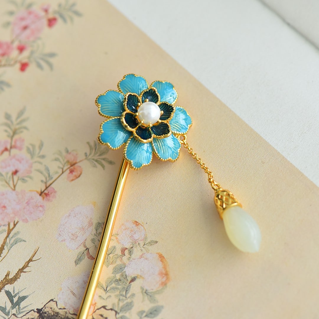An Exquisite Sterling Silver-Gold Plated Inlaid White Jade Hairpin: An Exquisite Sterling Silver-Gold Plated Inlaid White Jade Hairpin,Size:0.9inx0.4in 纯银镀金镶白玉发簪