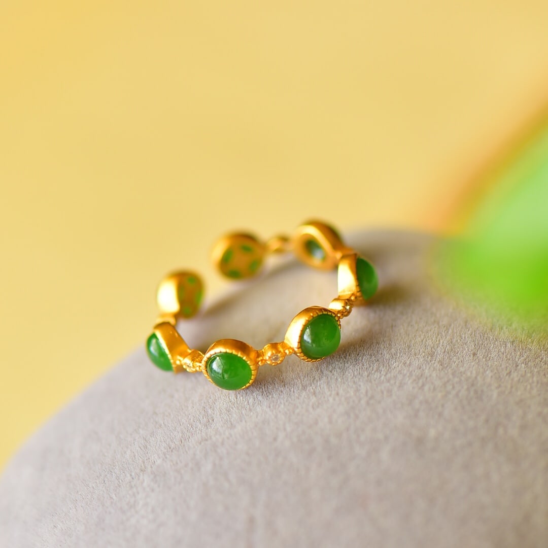 A Pair of Exquisite Sterling Silver-Gold Plated Inlaid Jasper Ring,Inlaid Diamond: A Pair of Exquisite Sterling Silver-Gold Plated Inlaid Jasper Ring,Inlaid Diamond,Size:0.2inx0.9in 纯银镀金镶碧玉戒指,嵌钻石