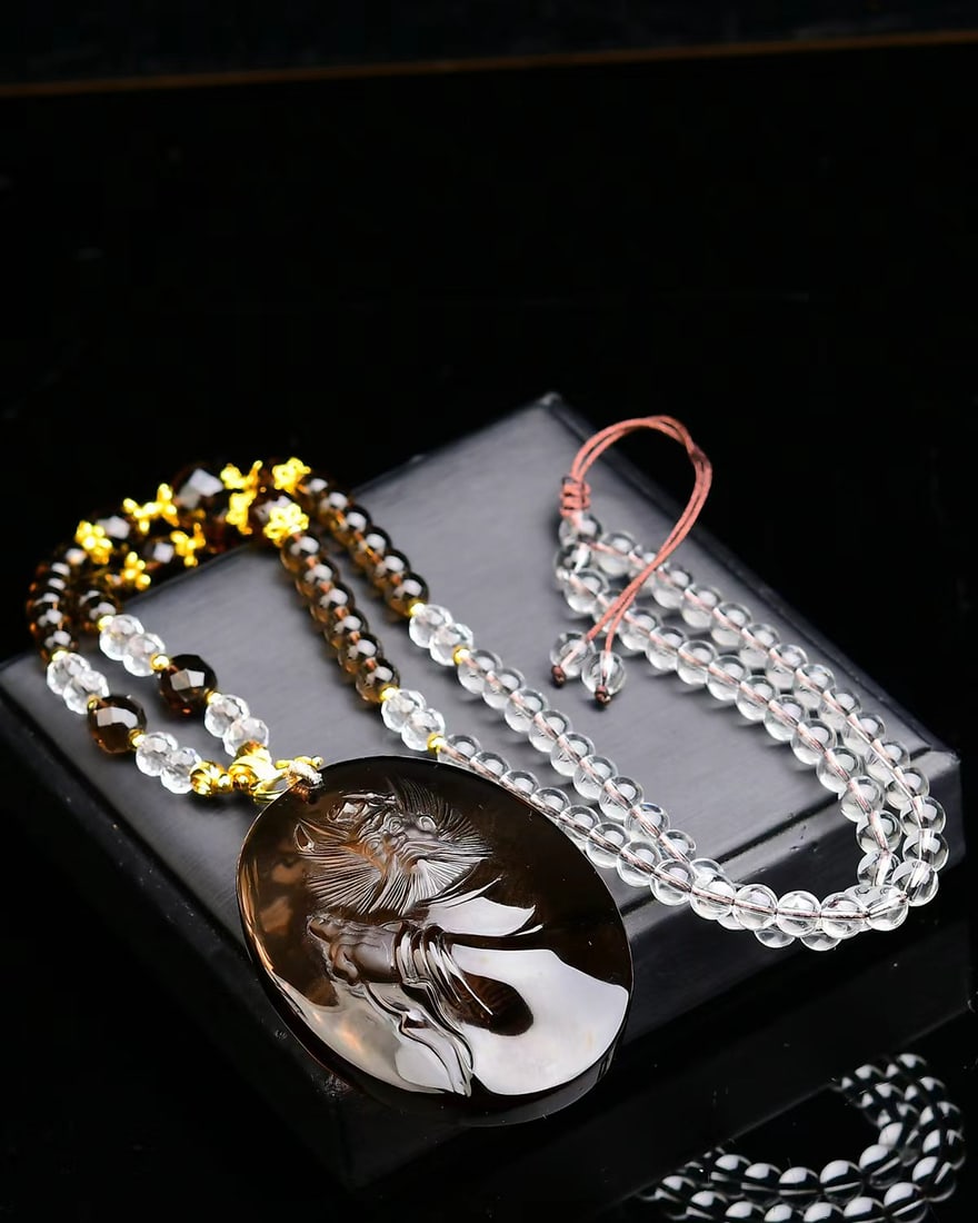 An Exquisite Crystal Figure Pattern Pendant - 5