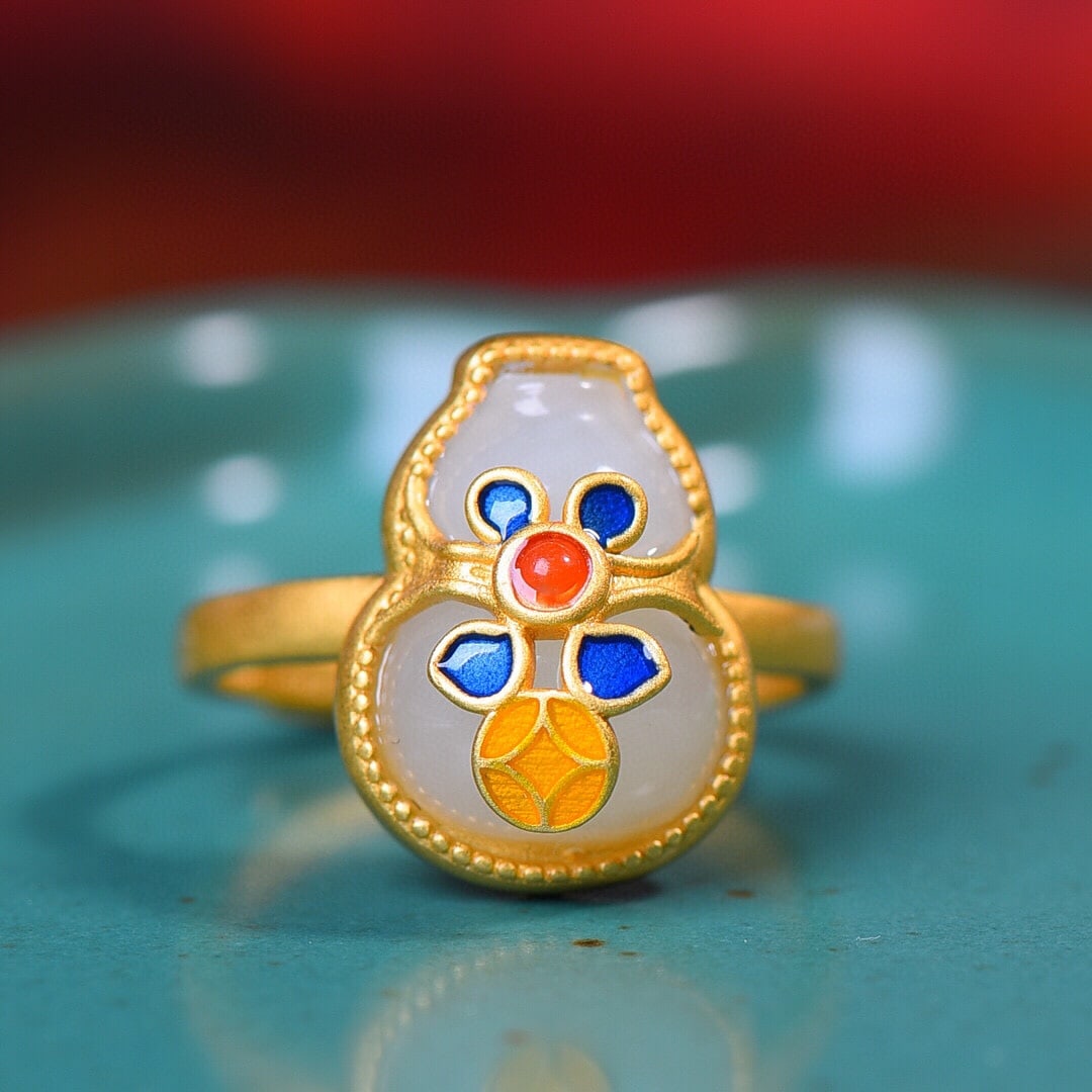 An Exquisite Sterling Silver-Gold Plated Inlaid White Jade Enamel Ring: An Exquisite Sterling Silver-Gold Plated Inlaid White Jade Enamel Ring,Size:0.4inx0.6in 纯银镀金镶白玉珐琅戒指