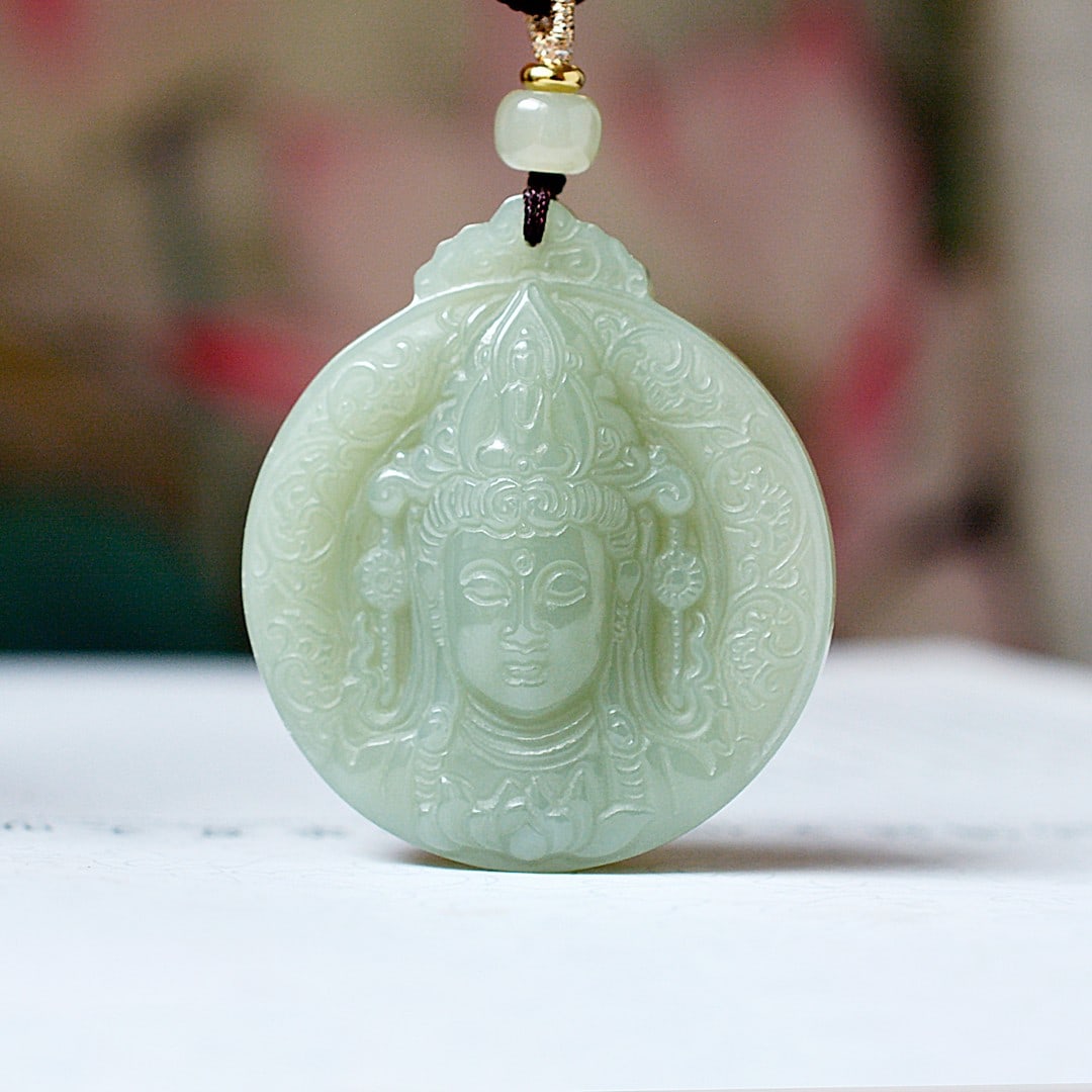 An Exquisite Greenish Jade Statue of Avalokitesvara Pendant: An Exquisite Greenish Jade Statue of Avalokitesvara Pendant,Size:1.7inx1.9in 青玉观音像挂件