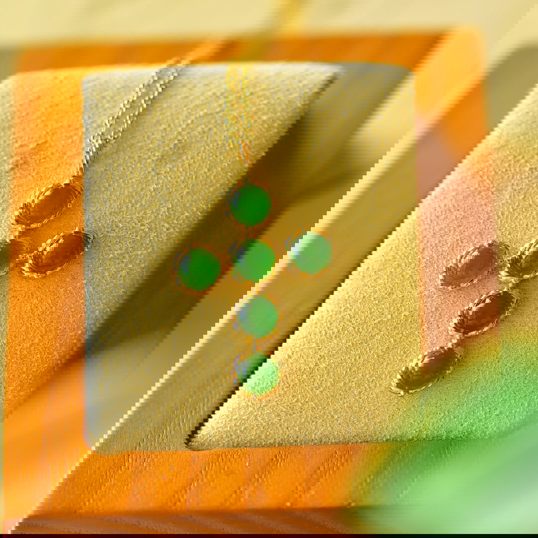 A Pair of Exquisite Sterling Silver-Gold Plated Inlaid Jasper Necklace: A Pair of Exquisite Sterling Silver-Gold Plated Inlaid Jasper Necklace,Size:0.7inx1.1in 纯银镀金镶碧玉项链