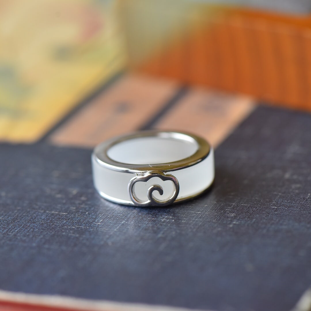 A Pair of Exquisite Sterling Silver Inlaid White Jade Ring: A Pair of Exquisite Sterling Silver Inlaid White Jade Ring,Size:0.9inx0.9in 纯银镶白玉戒指