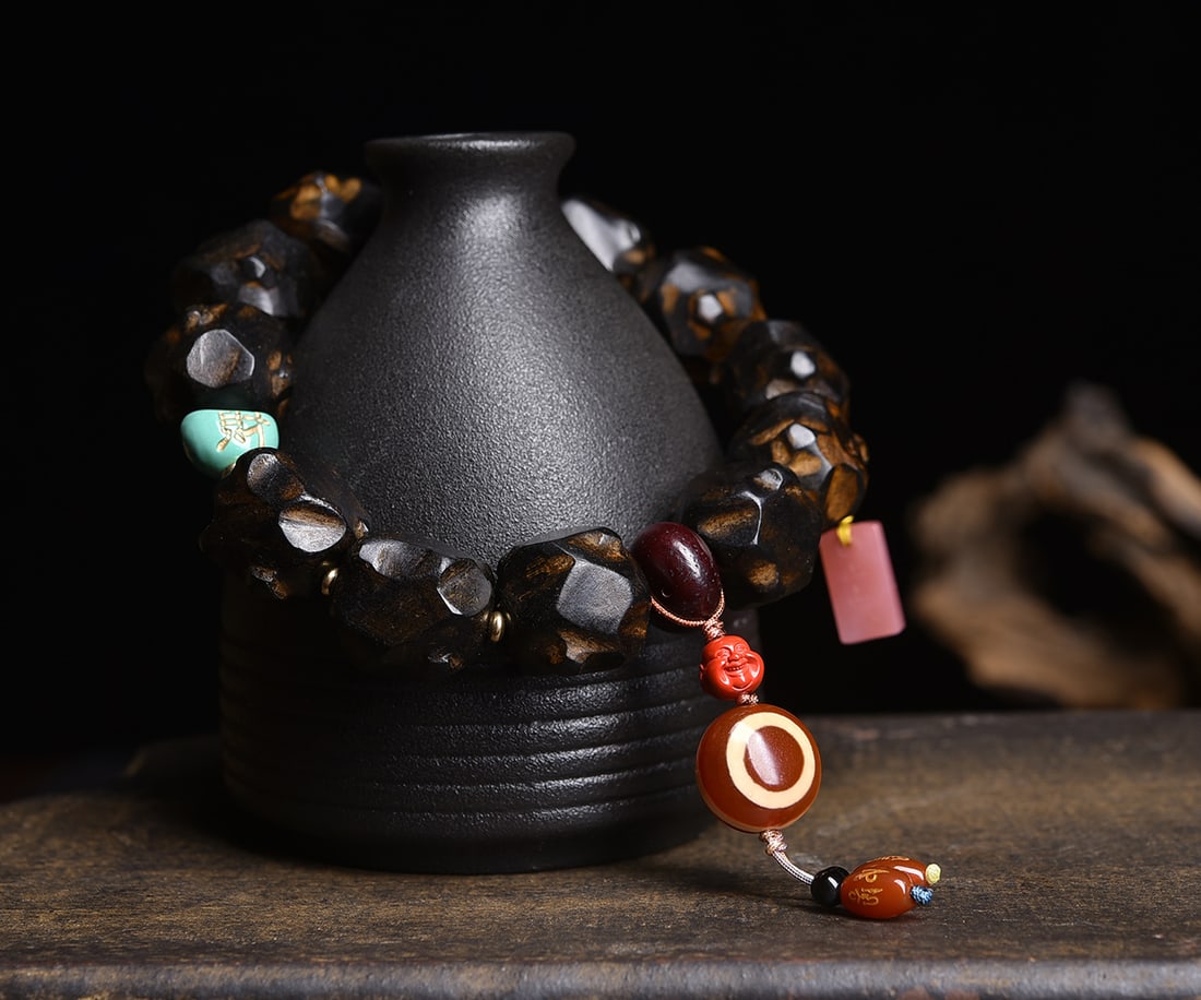 An Exquisite Eaglewood Bracelets - 6