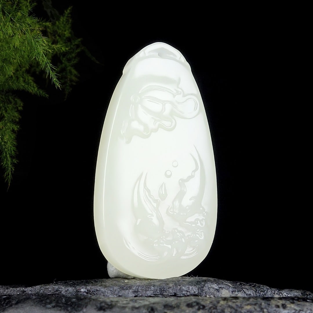 An Exquisite White Jade Fish Pattern Pendant - 3