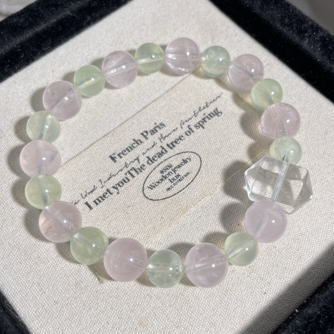 An Exquisite Crystal Bracelet: An Exquisite Crystal Bracelet,Size:(Pink)0.4in,(Grapes)0.3in 水晶手串