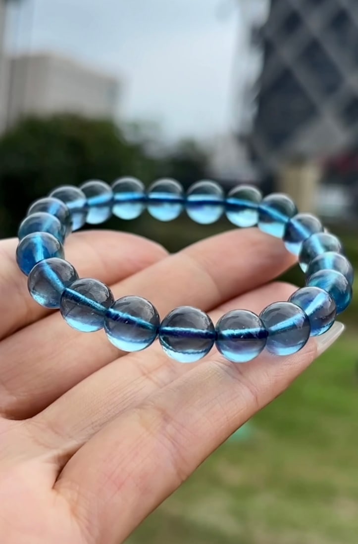 An Exquisite Aquamarine Bracelets (1 of 6)
