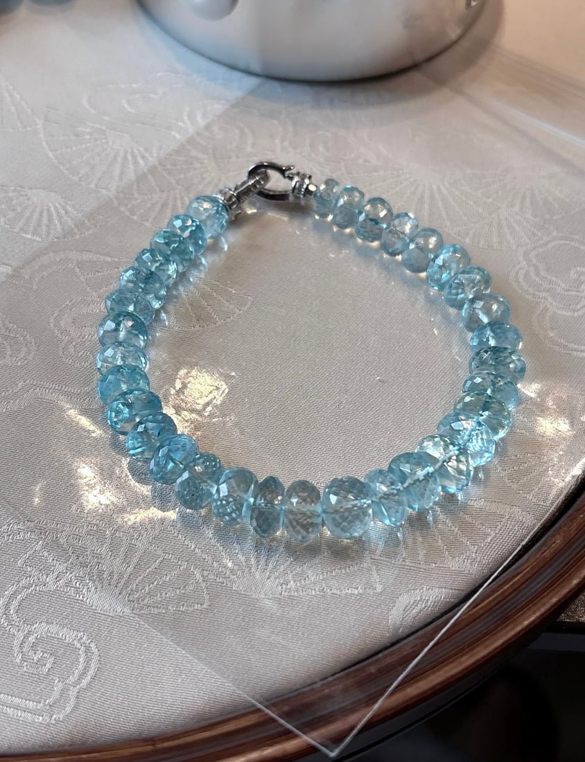 An Exquisite Aquamarine Bracelets - 2