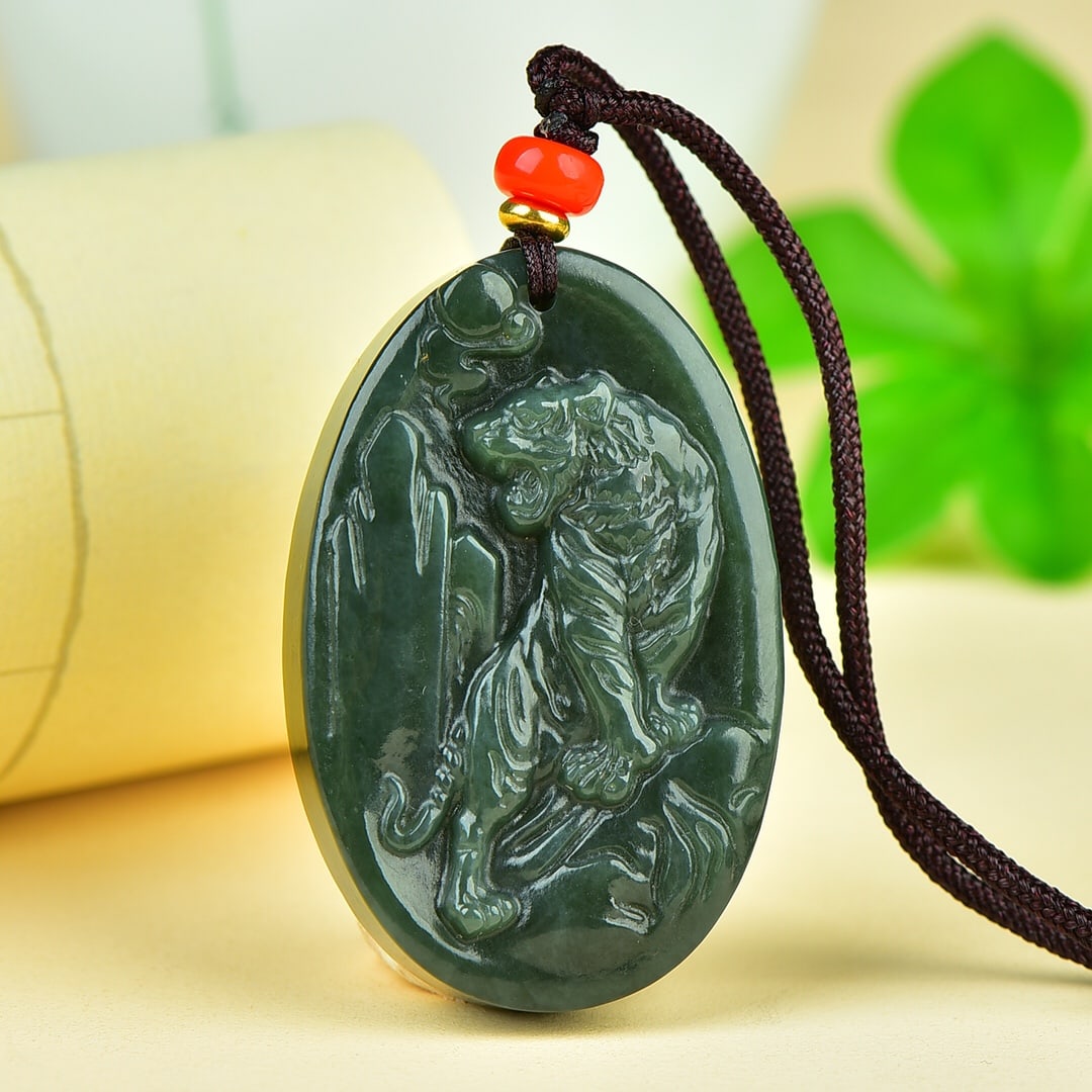 An Exquisite Jasper Tiger Pattern Pendant - 3