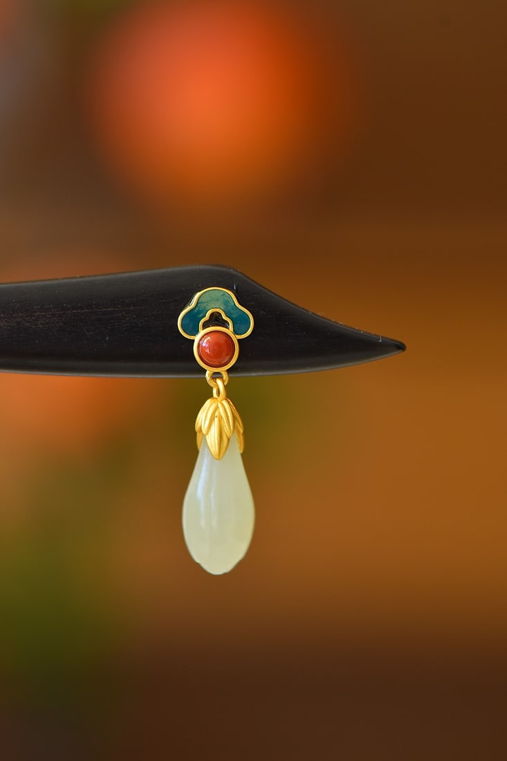 An Exquisite Sterling Silver-Gold Plated Inlaid White Jade Enamel Ebony Hairpin: An Exquisite Sterling Silver-Gold Plated Inlaid White Jade Enamel Ebony Hairpin 纯银镀金镶白玉珐琅黑檀木发簪