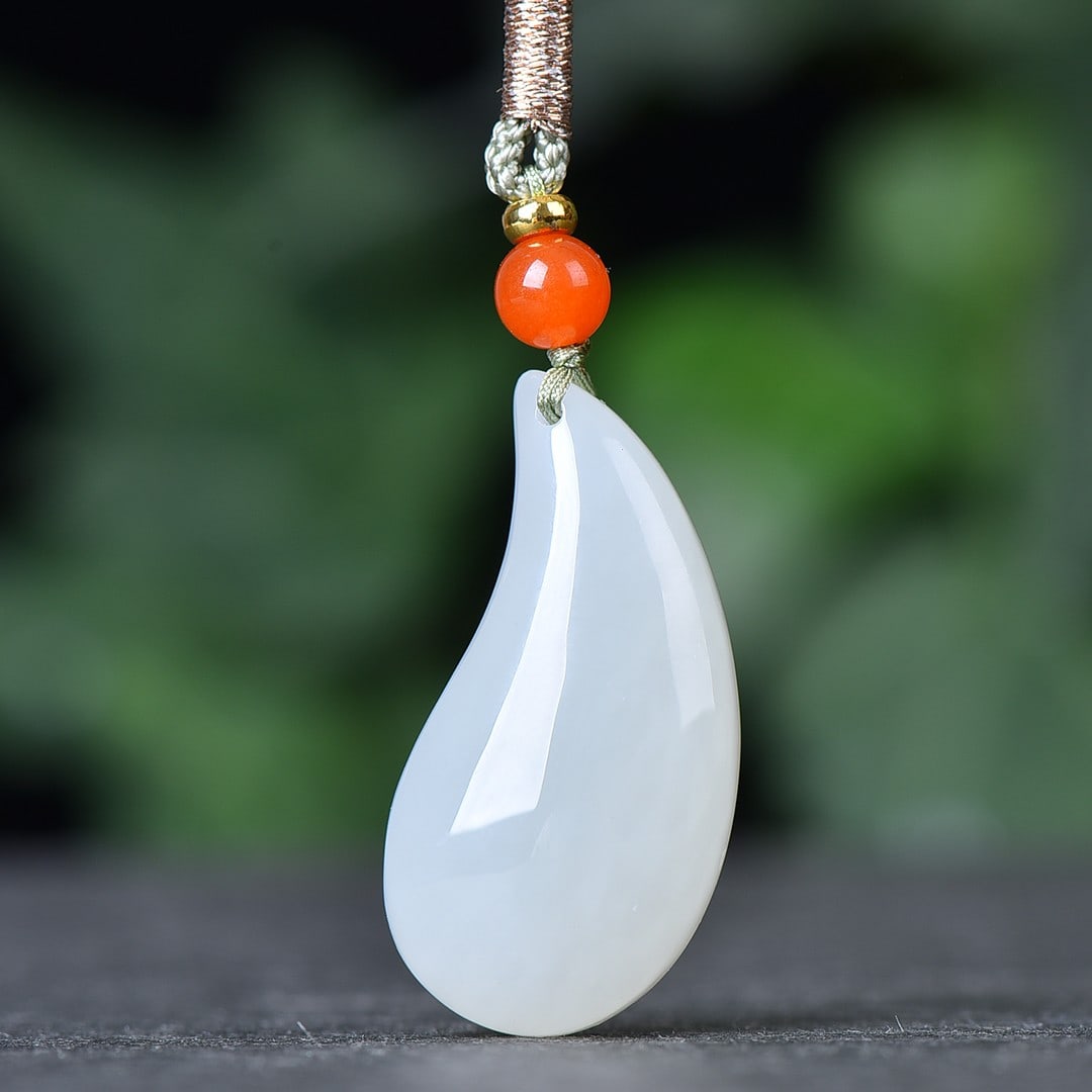 An Exquisite White Jade Pendant (1 of 4)