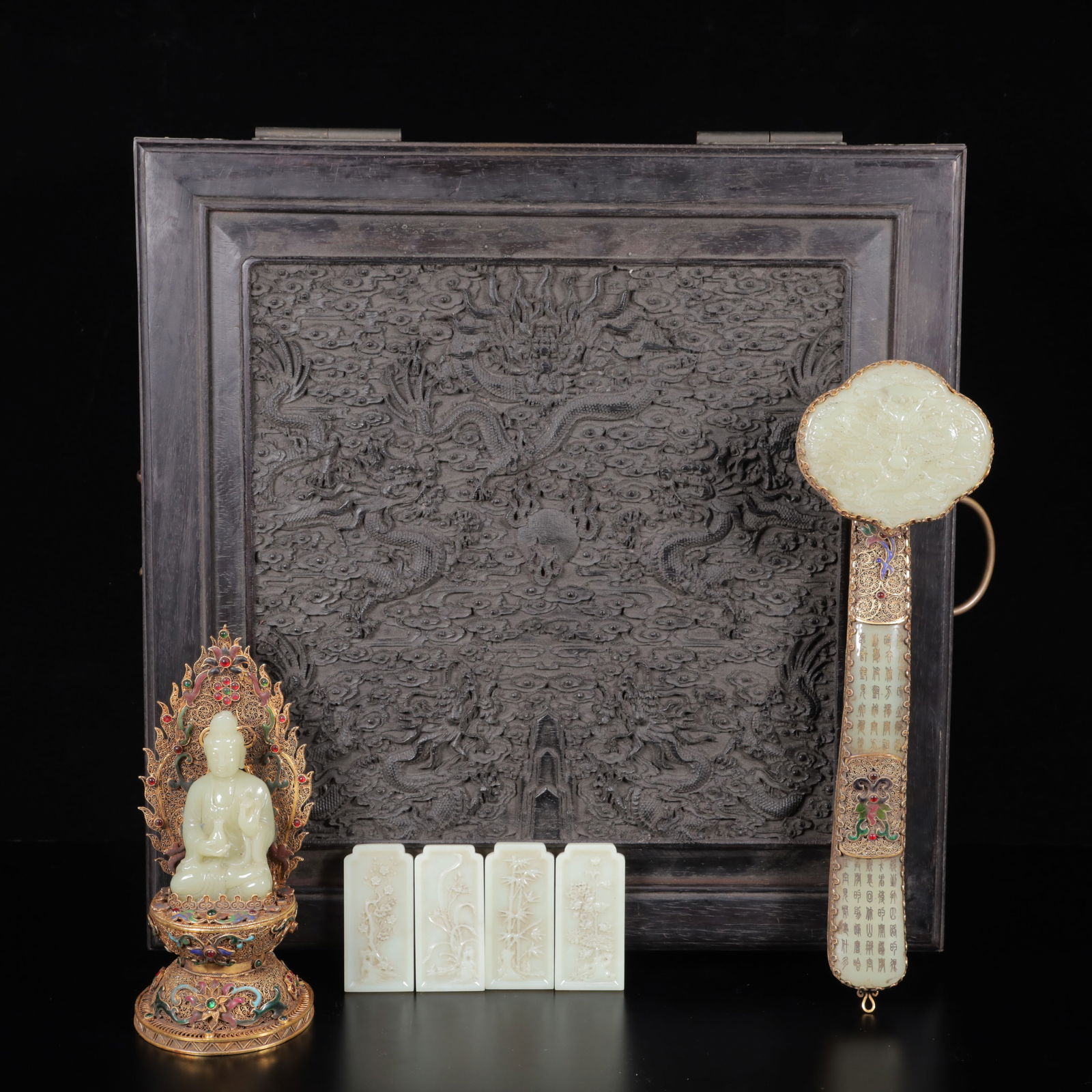 A Set of Exquisite Gilt Inlaid White Jade Buddha Statue Ornaments: A Set of Exquisite Gilt Inlaid White Jade Buddha Statue Ornaments,Qing Dynasty, China,Qianlong Four-character Mark,Size:13.4inx3.9inx2.4in,Weight:1250g 一套鎏金嵌白