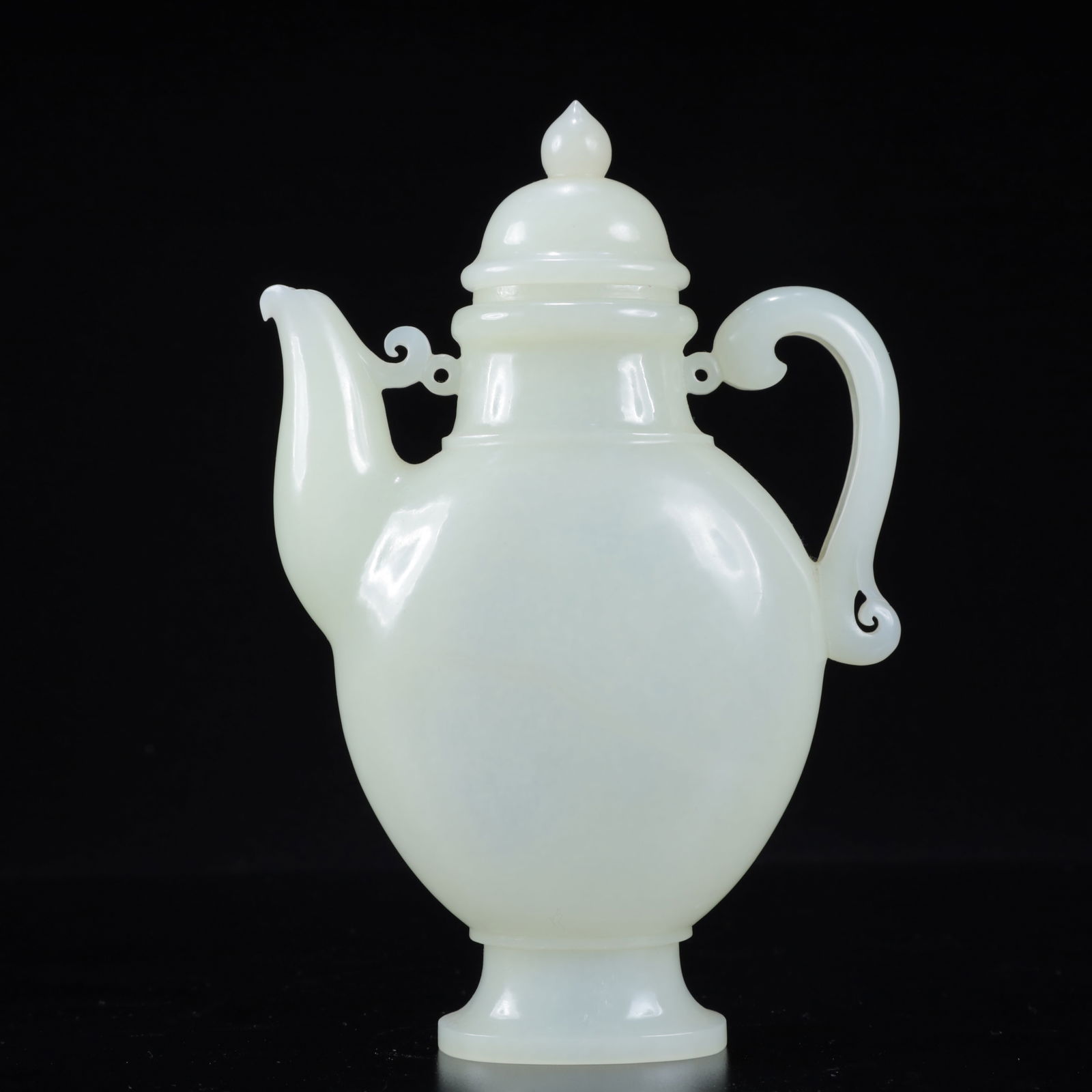 An Exquisite White Jade Teapot (1 of 14)