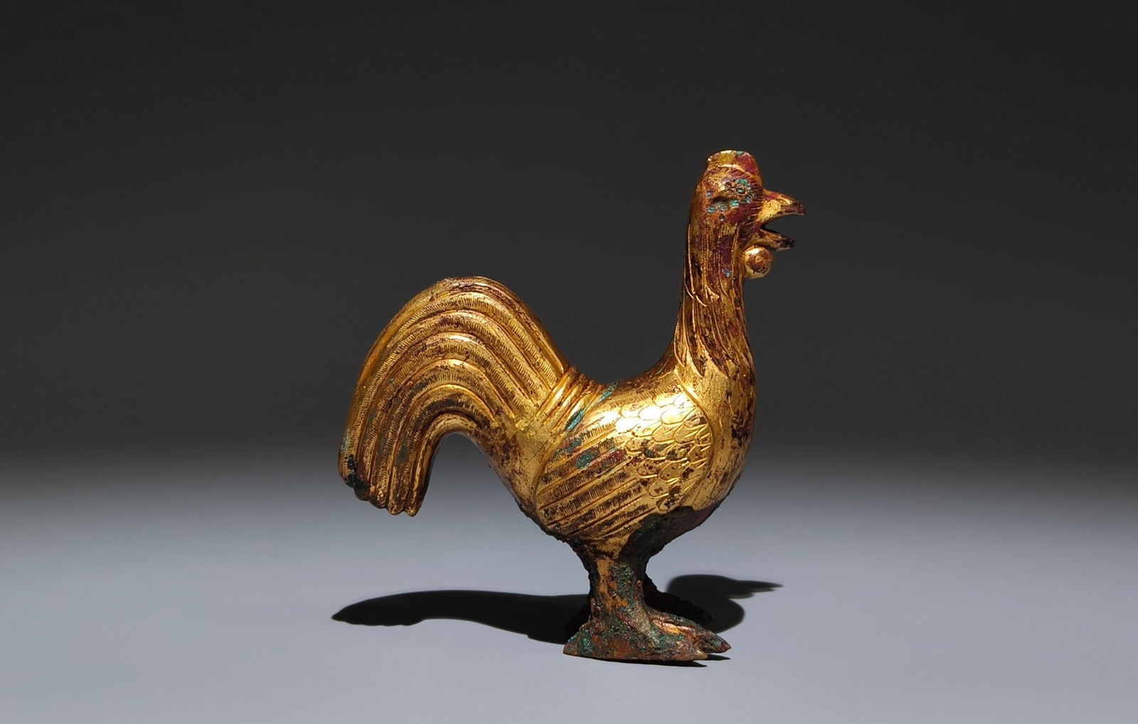 An Exquisite Gilt Bronze Rooster Ornament (1 of 9)