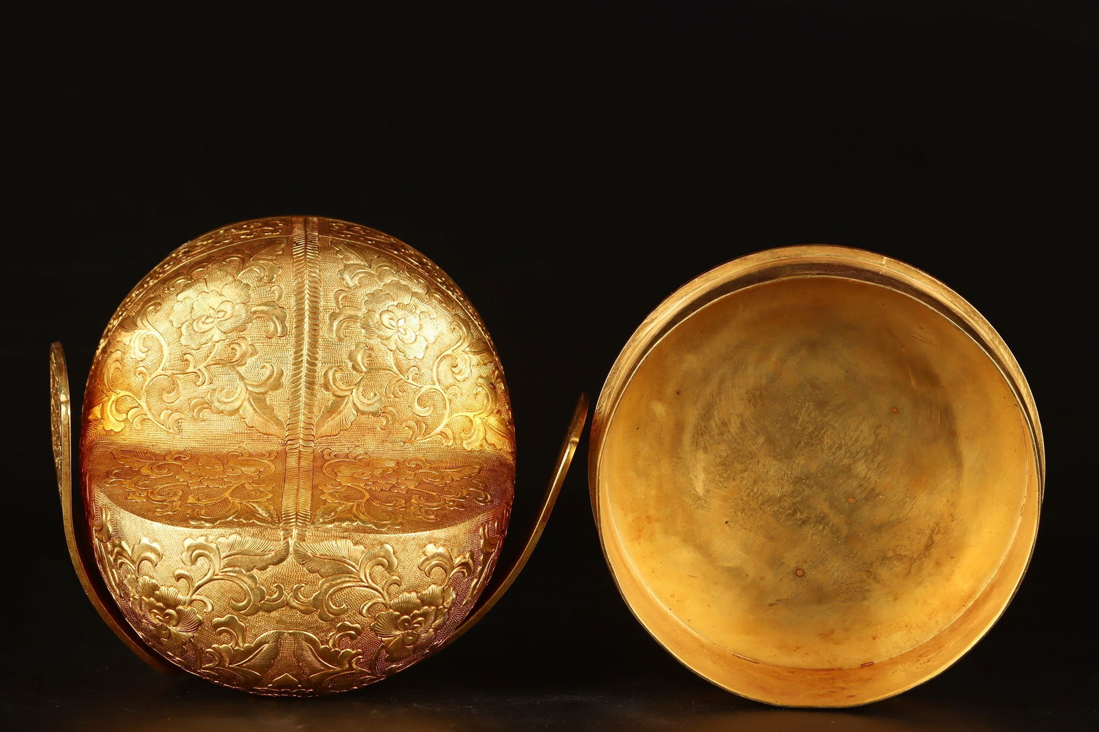 An Exquisite Gilt Bronze Flower Pattern Hat - 7