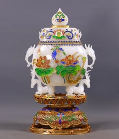 An Exquisite White Jade Flower silk gold-plated Flower and Butterfly Pattern  Cover Jar