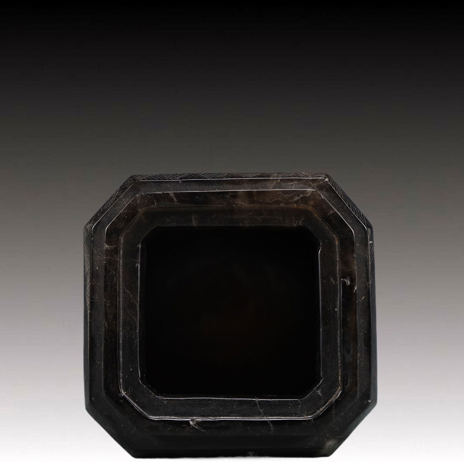 An Exquisite Crystal Beast-Face Pattern Vase - 6