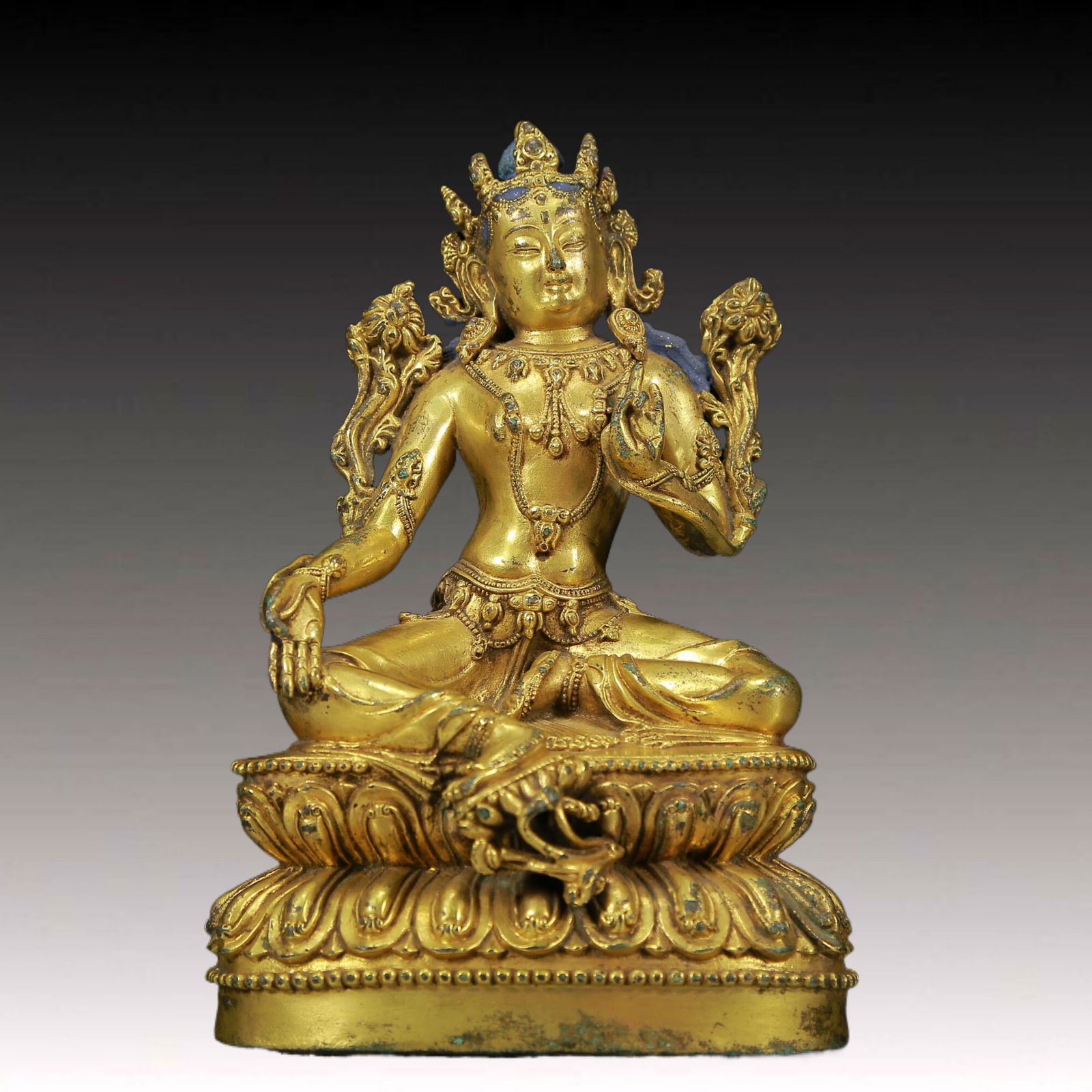 A Solemn Gilt Bronze Statue of Tara: A Solemn Gilt Bronze Statue of Tara,Ming Dynasty, China,Size: 4.7inx3.1inx7.3in,Weight:1005g 铜鎏金度母像，明代