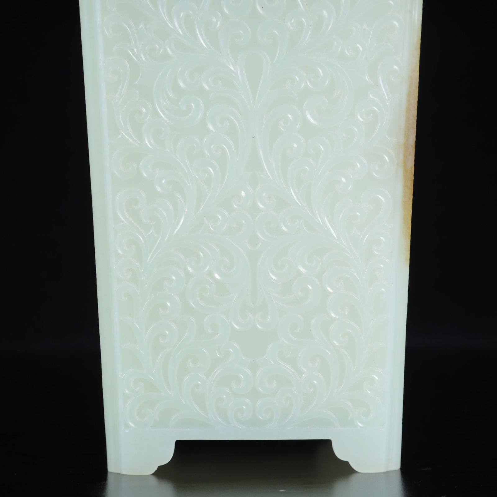 An Exquisite White Jade Flower Pattern Brush Pot - 3