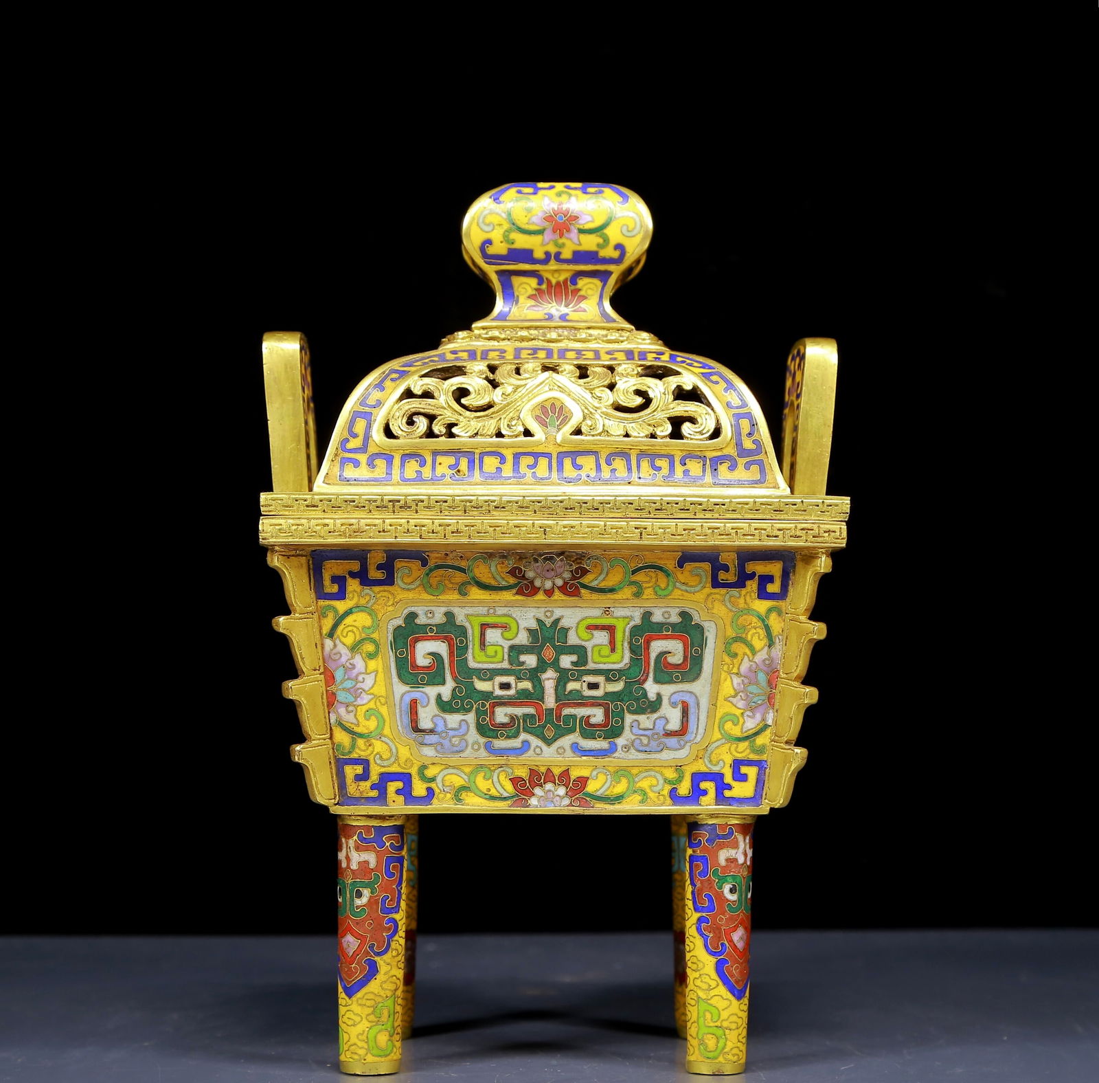 An Exquisite Cloisonne Beast-Face Pattern Double-Ears and four legs Censer: An Exquisite Cloisonne Beast-Face Pattern Double-Ears and four legs Censer,Qing Dynasty, China,Qianlong Four-character Mark,Size:6.3inx5.1inx10.2in,Weight:4460g 景泰蓝兽面