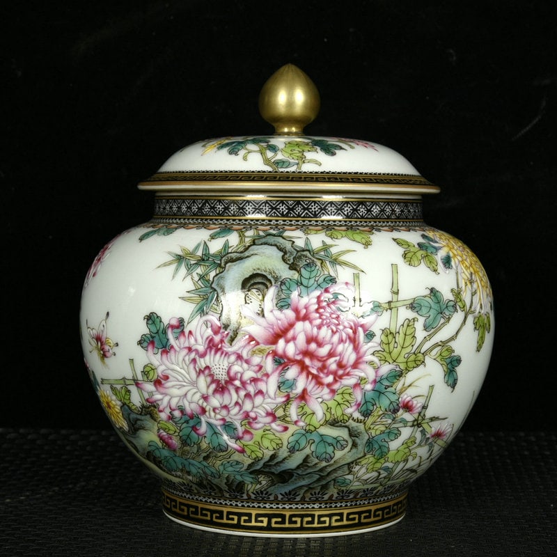 An Exquisite Enamel Painted Gold Flower and Butterfly Pattern Cover Jar,With Poem: An Exquisite Enamel Painted Gold Flower and Butterfly Pattern Cover Jar,With Poem,Qing Dynasty, China,Yongzheng Four-character Mark,Size:6.1inx5.5in 珐琅彩描金花