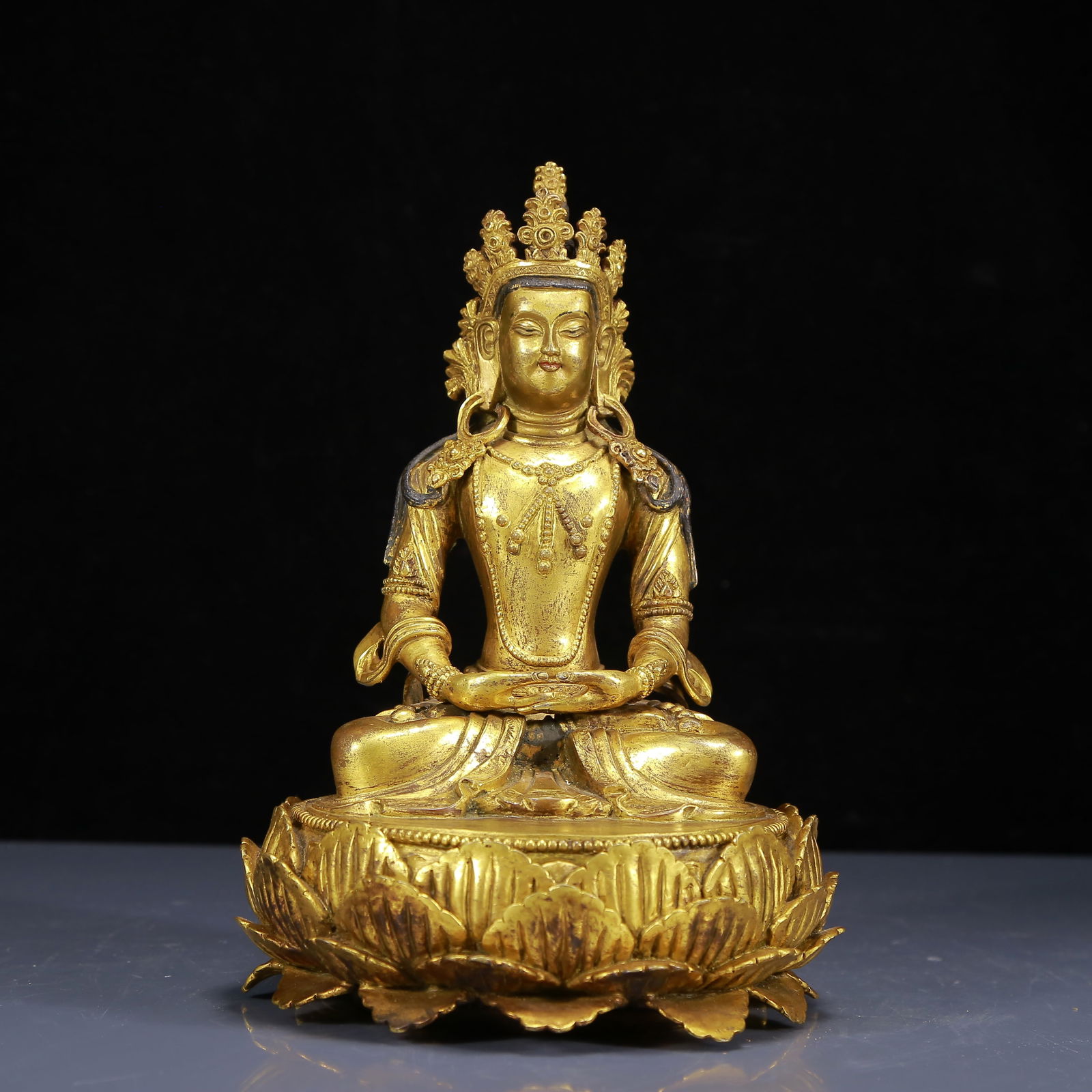 A Solemn Gilt Bronze Statue of Amitayus: A Solemn Gilt Bronze Statue of Amitayus,Ming Dynasty, China,Size:6.7inx9.8in,Weight:3645g 铜鎏金无量寿佛像，明代