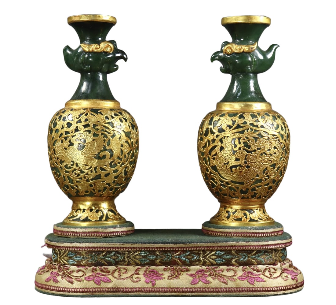 A Pair of Exquisite Jasper Cover with Gold Dragon and Phoenix Pattern Pots: A Pair of Exquisite Jasper Cover with Gold Dragon and Phoenix Pattern Pots,Qing Dynasty,China,Size:7.3inx2.8in,Total Weight:1288g 一对碧玉包金龙凤ಬ