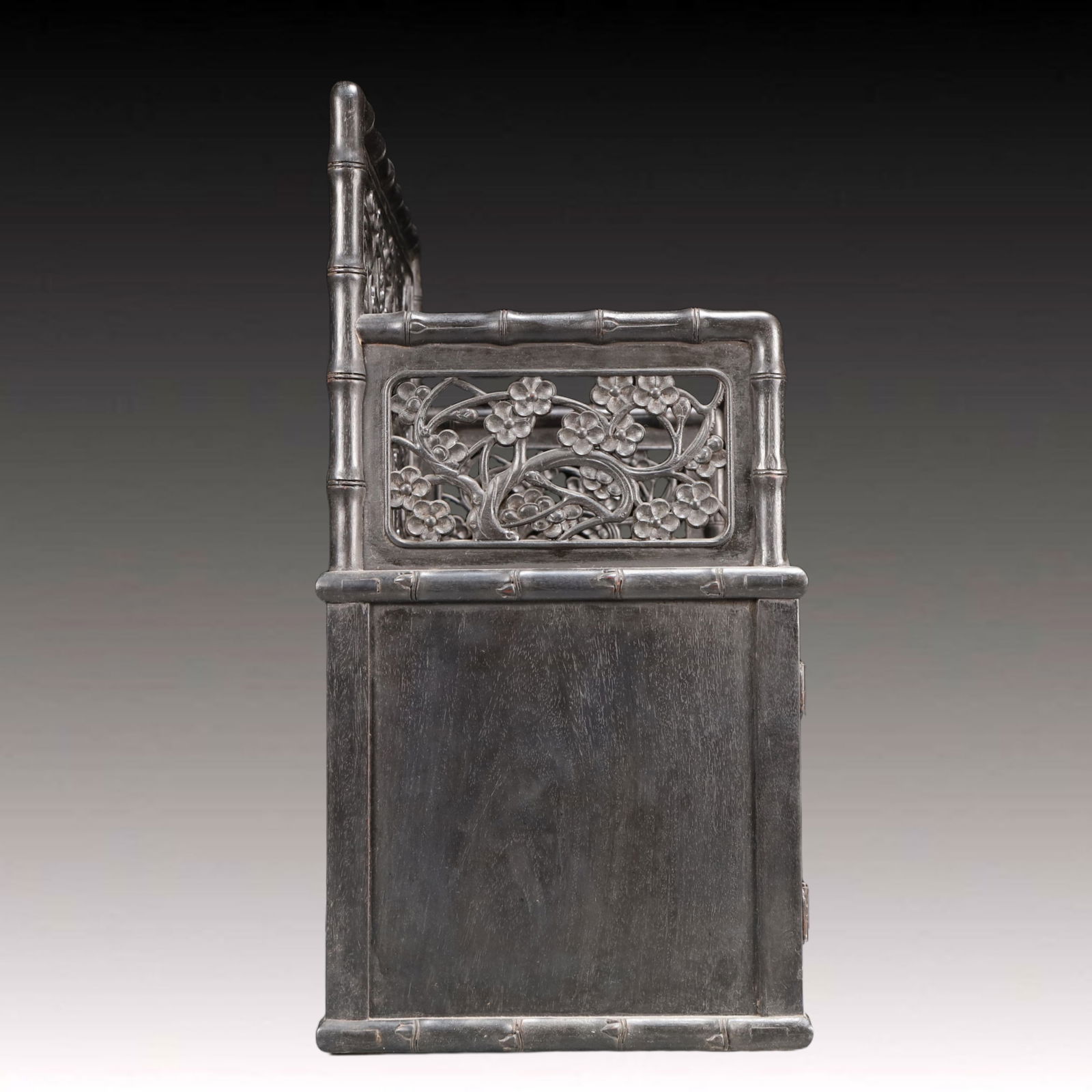 An Exquisite Eaglewood Figure Pattern Cabinet - 7