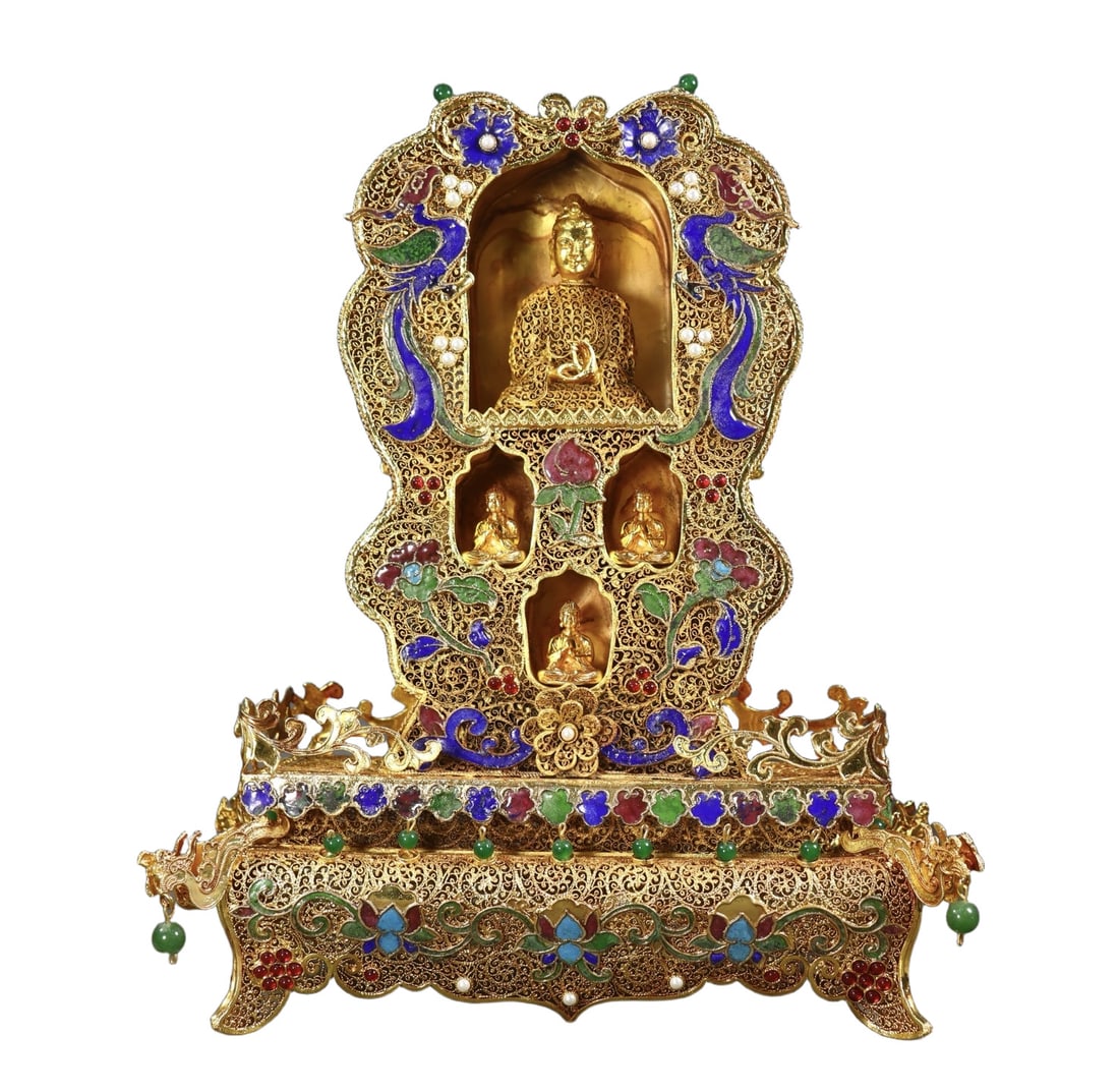 A Rare Filigree and Gilding Flower and Bird Pattern Niche,Inlaid Gems and Pearls: A Rare Filigree and Gilding Flower and Bird Pattern Niche,Inlaid Gems and Pearls,Qing Dynasty,China,Qianlong Four-character Mark,Size:12inx10inx5.5in,Weight:1510g 花丝鎏金Ŏ