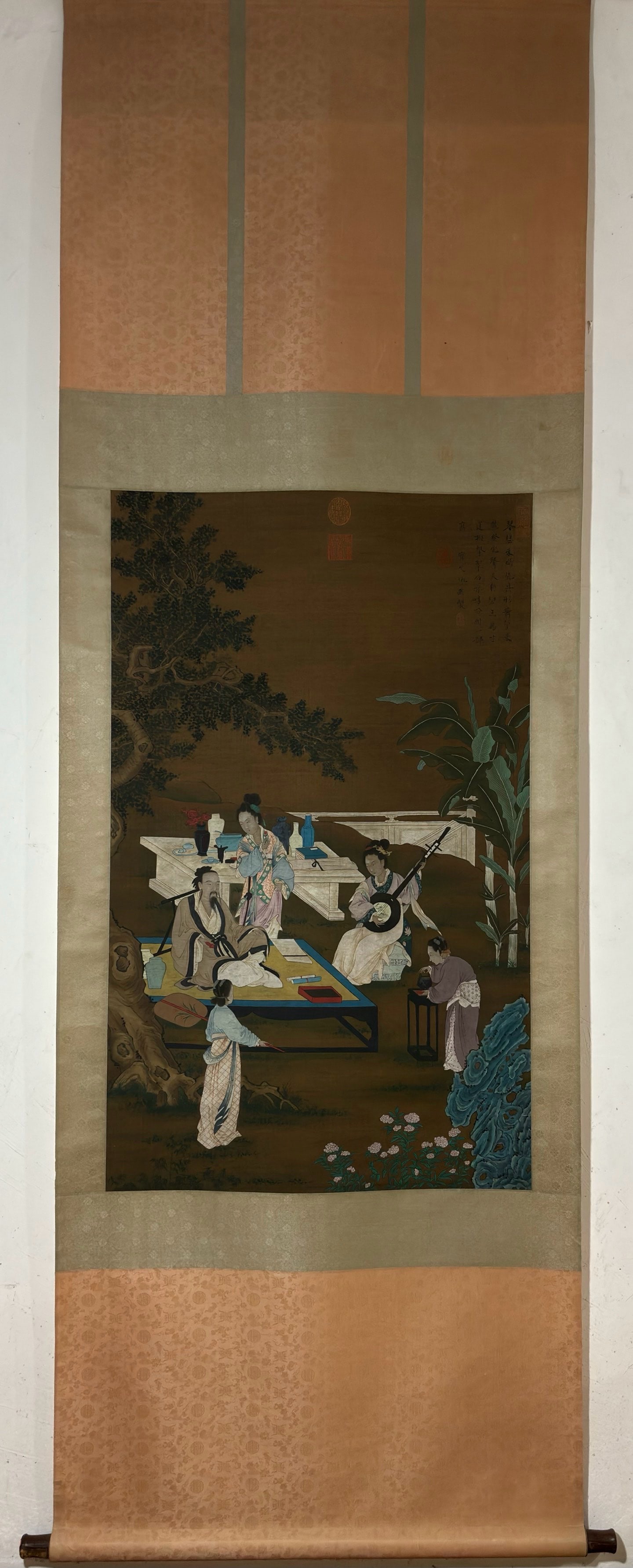 A Chinese Vertical Scroll Ink Painting of Character and Story on Silk,Chou Ying: A Chinese Vertical Scroll Ink Painting of Character and Story on Silk,Chou Ying,Size:(Without frame)41.7inx25.6in 一幅中国水墨绢本人物ਠ
