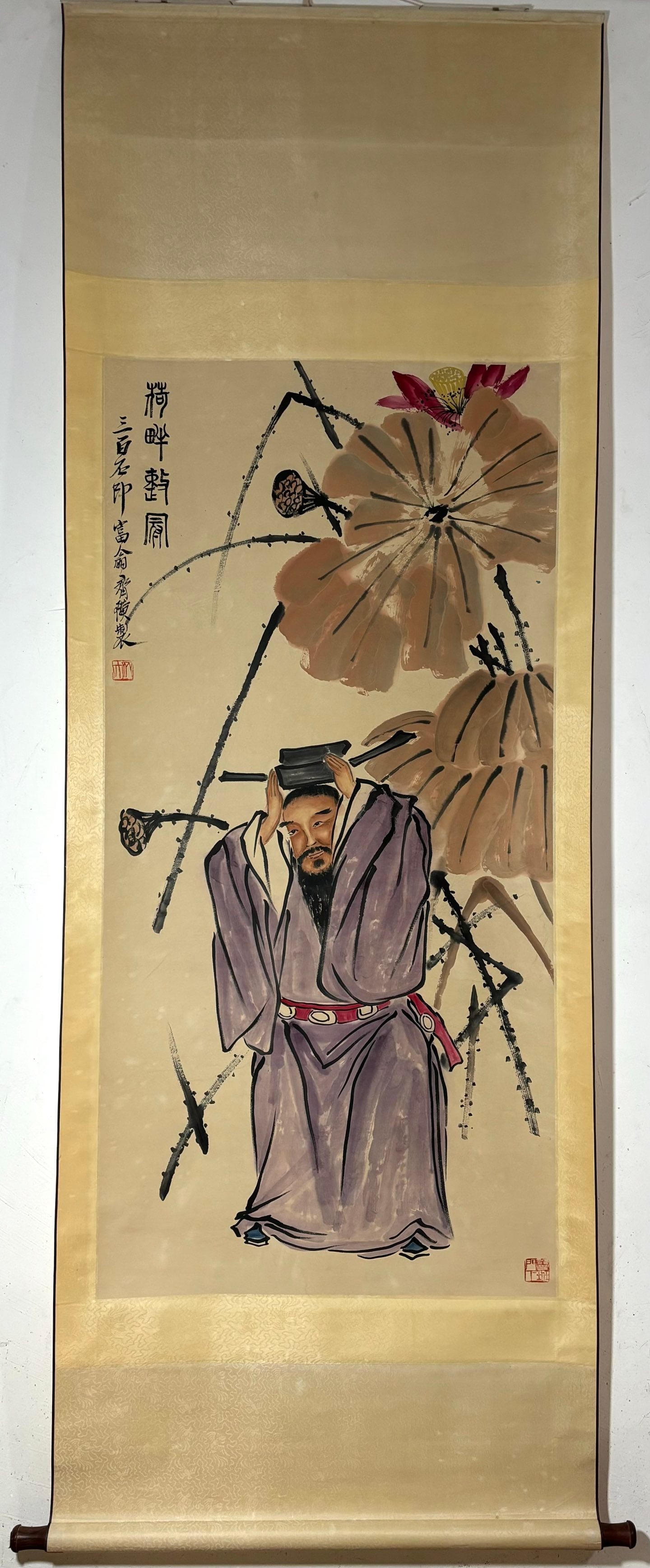 A Chinese Vertical Scroll Ink Painting of Figure on Paper,Qi Baishi: A Chinese Vertical Scroll Ink Painting of Figure on Paper,Qi Baishi,Size:(Without frame)53.7inx26.2in 一幅中国水墨人物画立轴,齐&