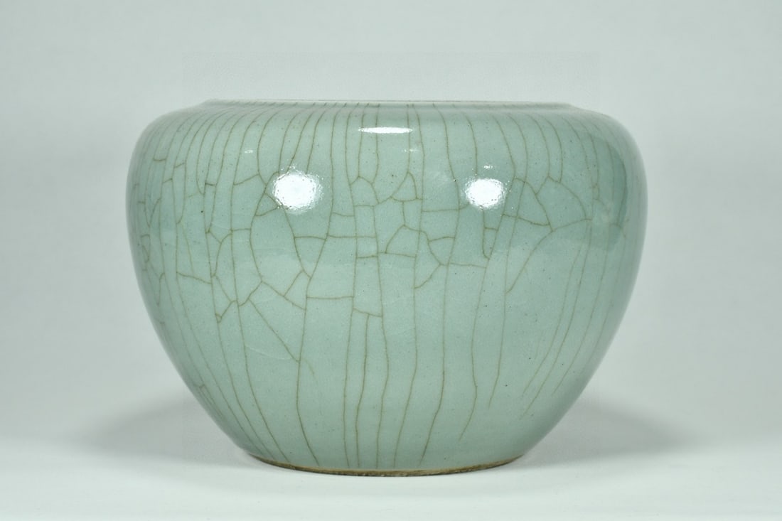 An Exquisite Longquan yao Brush Washer (1 of 9)