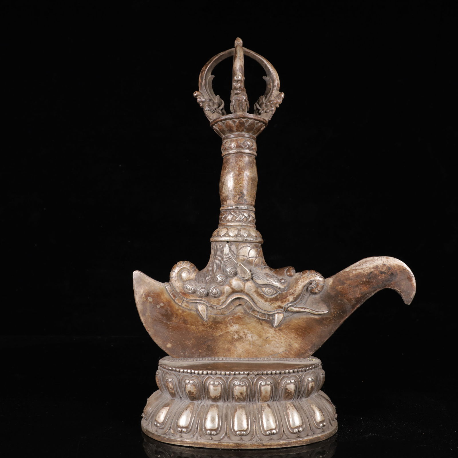 An Exquisite Silver Elephant Ornament: An Exquisite Silver Elephant Ornament,Qing Dynasty,China,Size:10.2inx3.5inx14.2in,Weight:2450g 银象摆件,中国清代