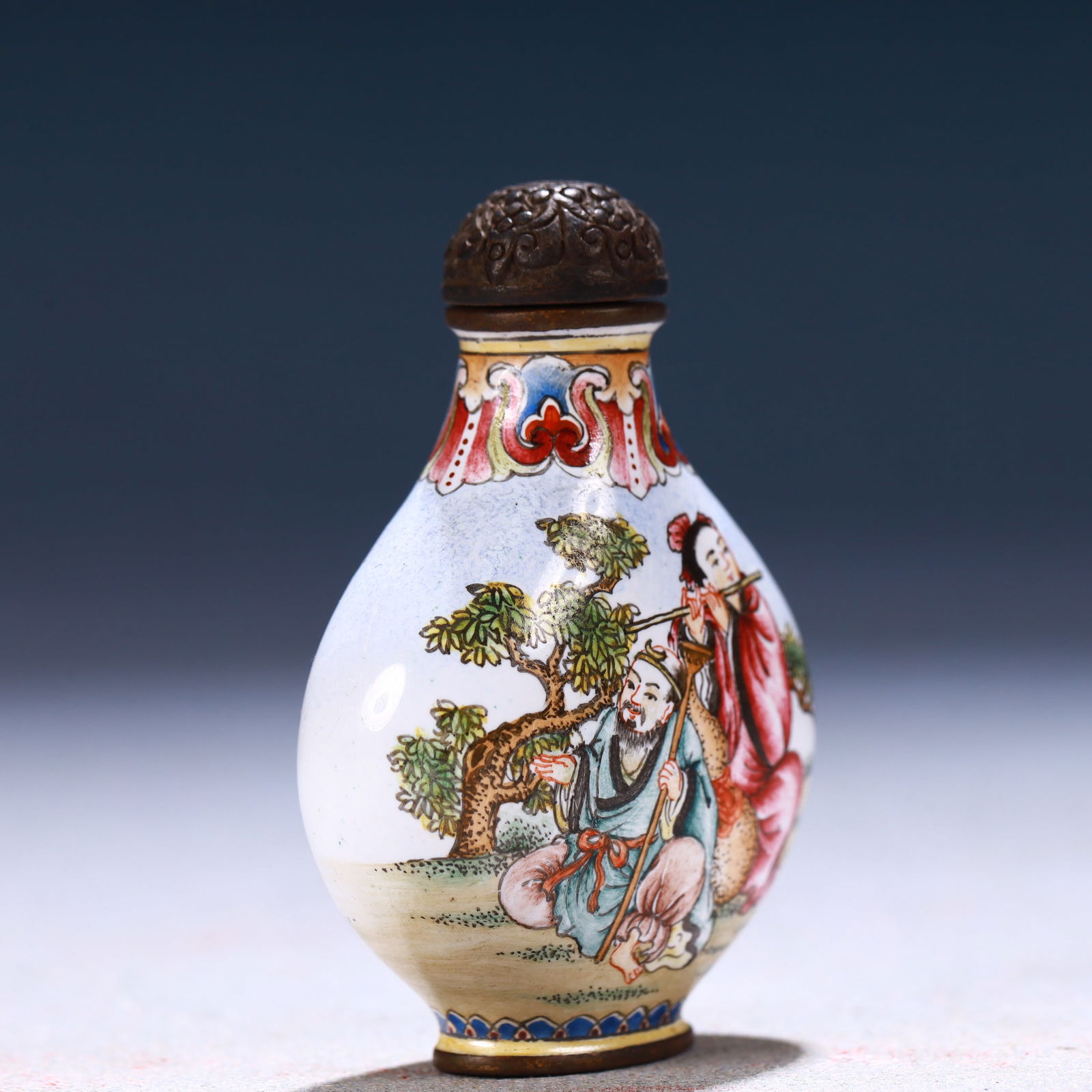 An Exquisite Painted Enamel Figure Pattern Snuff Bottle - 3