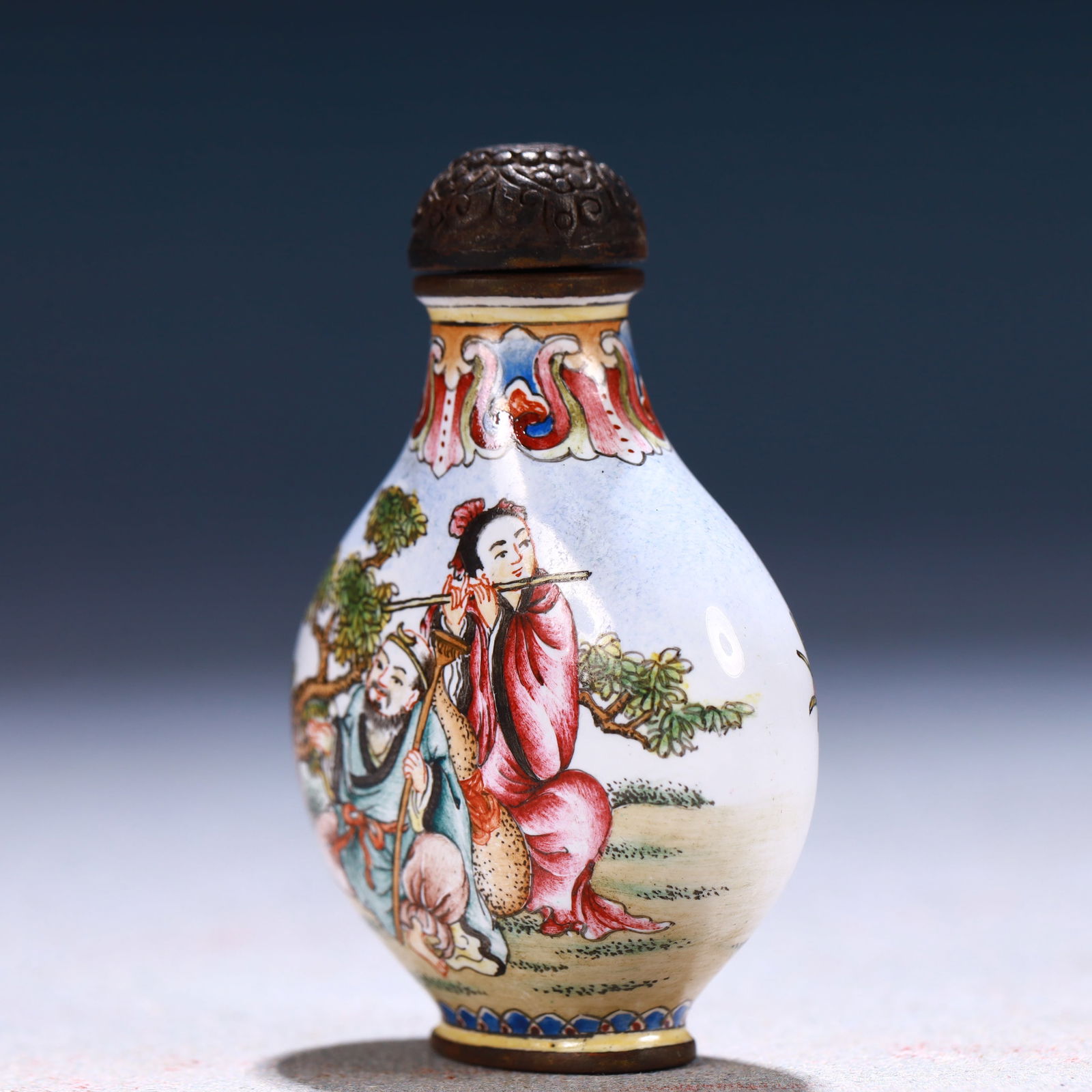 An Exquisite Painted Enamel Figure Pattern Snuff Bottle - 5