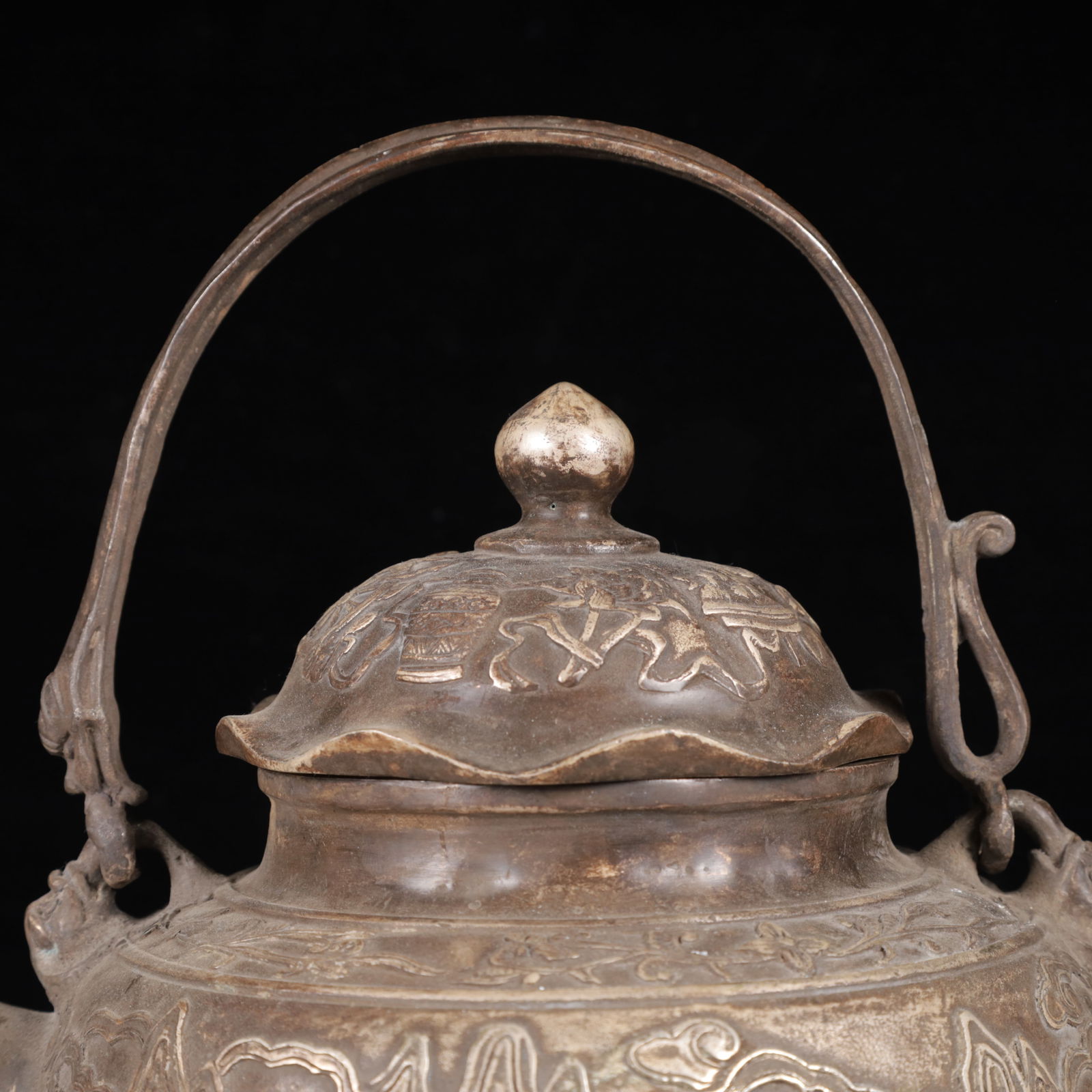 An Exquisite Silver Figure Pattern Ewer - 2