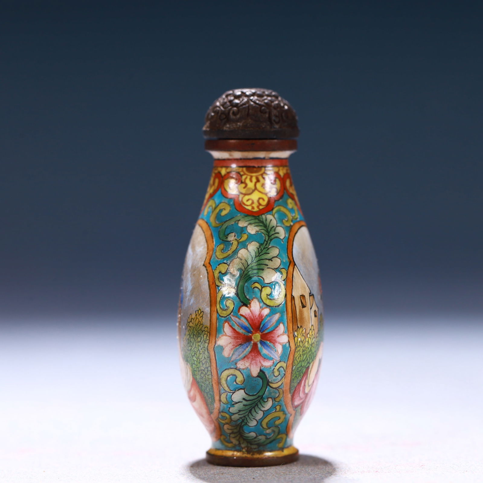 An Exquisite Painted Enamel Figure Pattern Snuff Bottle - 3