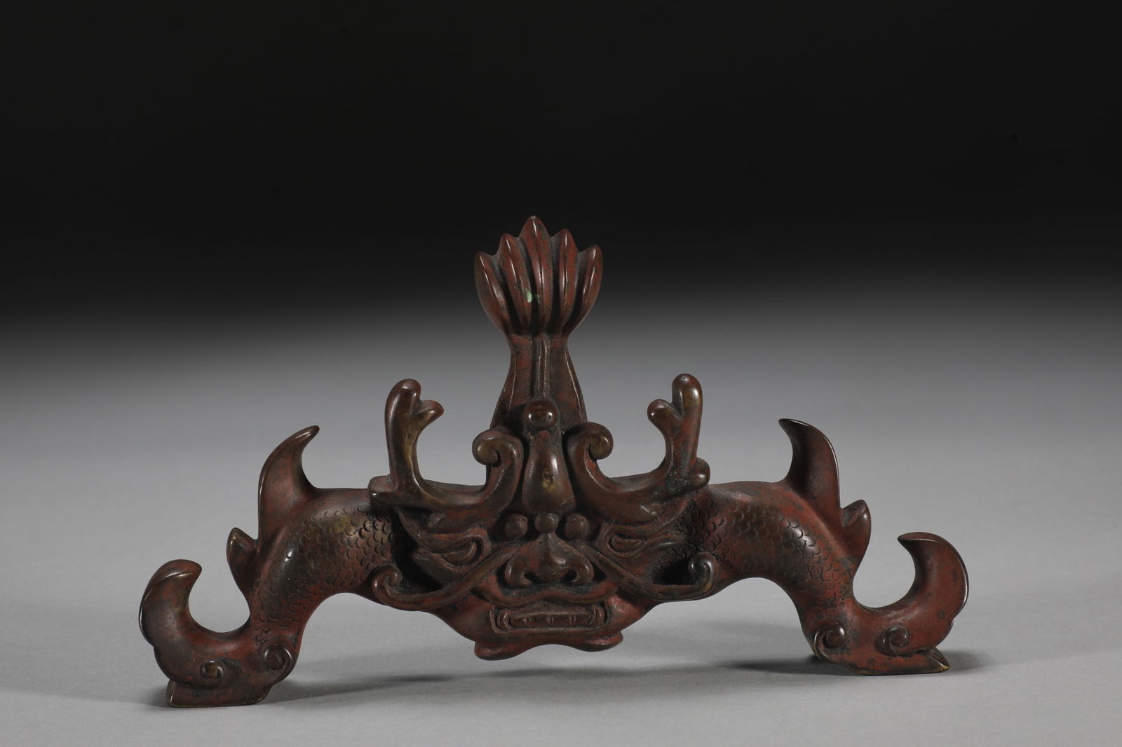 An Exquisite Bronze Fish and Dragon Pattern Brush Holder (1 of 9)