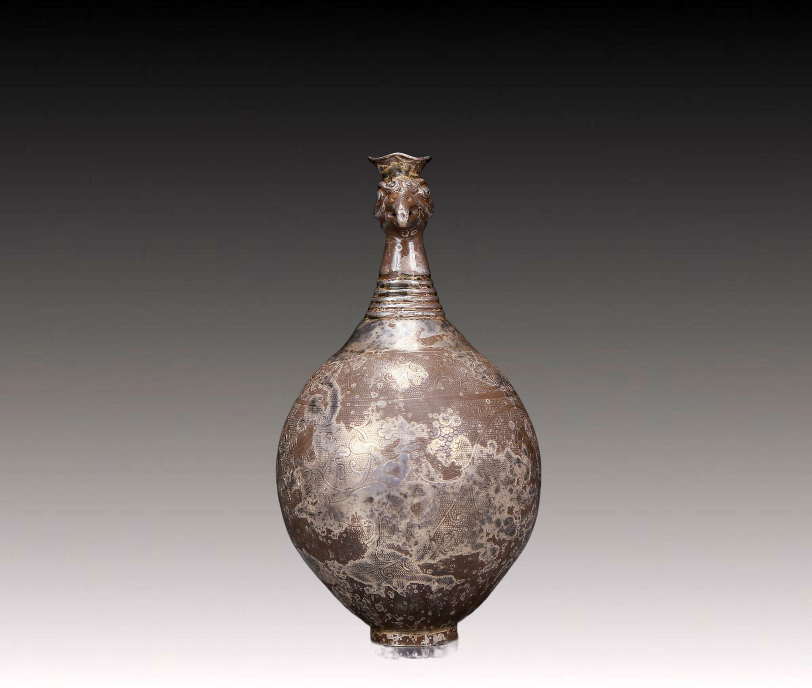 An Exquisite Silver Flower Pattern Vase - 4