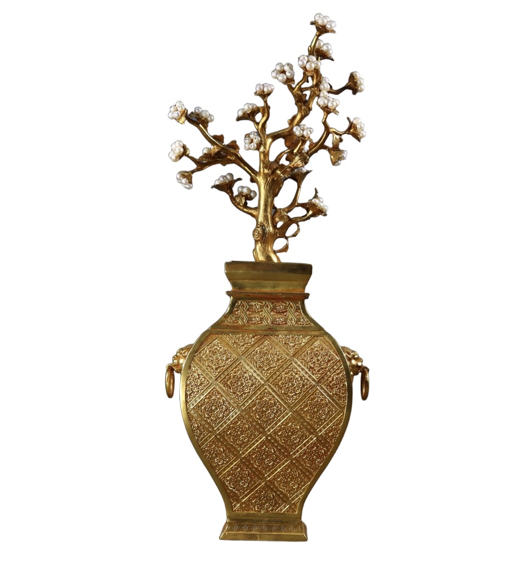 A Huge Gilt Bronze Flower Pattern Beast-Ears Vase,Inlaid Pearls: A Huge Gilt Bronze Flower Pattern Beast-Ears Vase,Inlaid Pearls,Qing Dynasty,China,Size:18.9inx7.1inx3.9in,Weight:3004g 铜鎏金花卉纹兽耳瓶,嵌