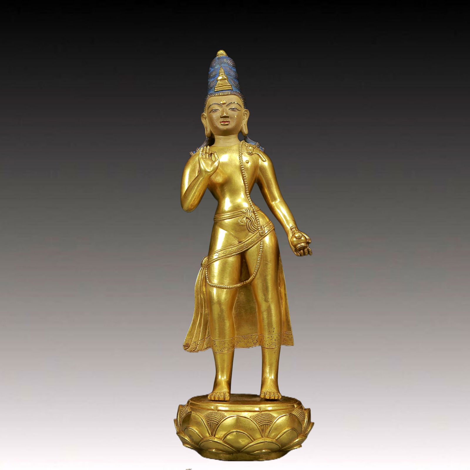 A Solemn Gilt Bronze Statue of Avalokitesvara: A Solemn Gilt Bronze Statue of Avalokitesvara,Ming Dynasty, China,Size:4.3inx13.8in,Weight:2675g 铜鎏金观音像，明代