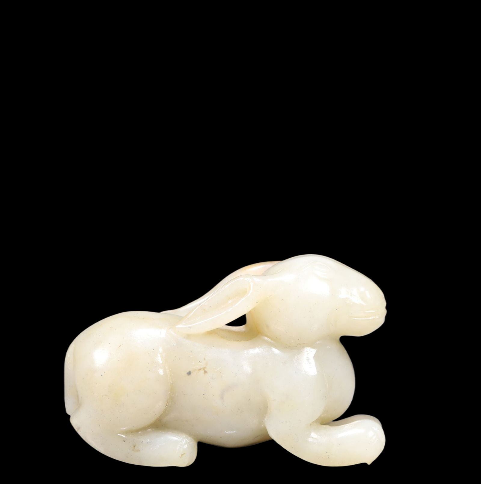 An Exquisite Sapphire Rabbit Ornament: An Exquisite Sapphire Rabbit Ornament, Qing Dynasty, China, Size:3inx1inx1.8in, Weight:130g 