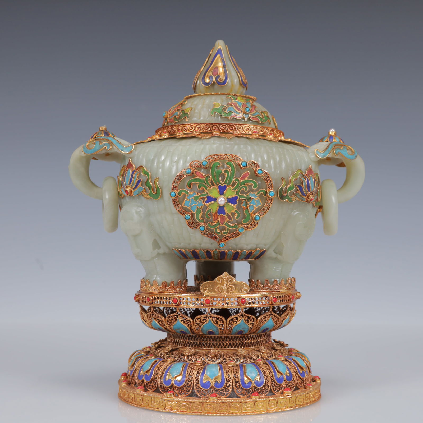 An Exquisite Filigree and Gilding Inlaid White Jade Double-Ears and Tripod Censer,Inlaid Gems: An Exquisite Filigree and Gilding Inlaid White Jade Double-Ears and Tripod Censer,Inlaid Gems,Qing Dynasty, China,Qianlong Four-Character Mark,Size:7.9inx5.5inx9.1in,Weight:1450g 花丝Ź